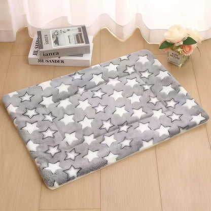 Flannel Pet Sleeping Bed - Luxurious Plush Design with Soft Padding, Stain-Resistant, Machine Washable, Available in Two Sizes (69x52 cm, 89x68 cm) for Dogs and Cats